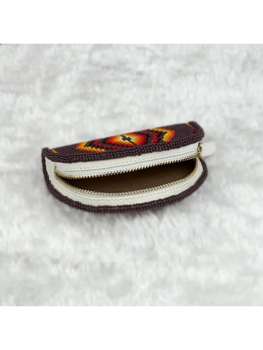 Chic Purple Beaded Coin Purse with Zipper Closure - Stylish & Functional